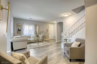 Photo #5: 2337039 Listing 