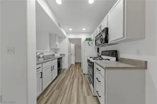 Photo #3: 2337067 Listing 