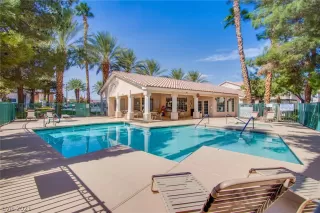 Photo #2: 2337069 Listing