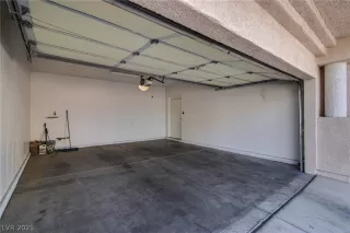 Photo #6: 2337069 Listing