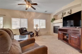 Photo #5: 2337070 Listing 