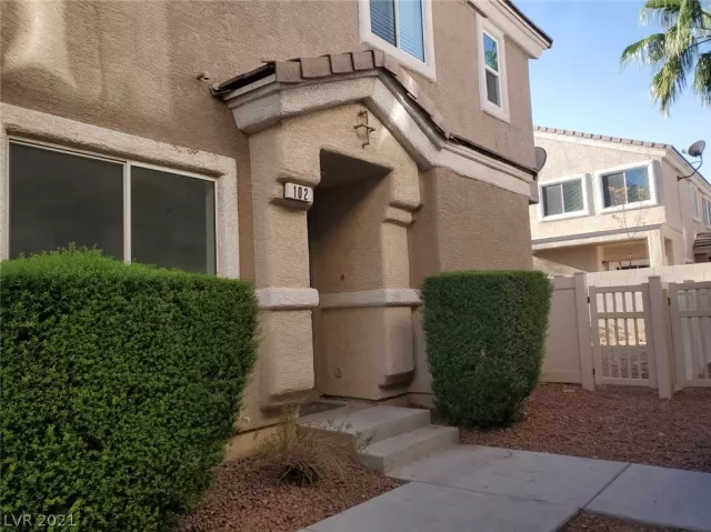 MLS: 2337073 Condo For Sale