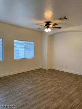 Photo #2: 2337073 Listing