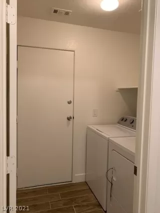 Photo #6: 2337073 Listing