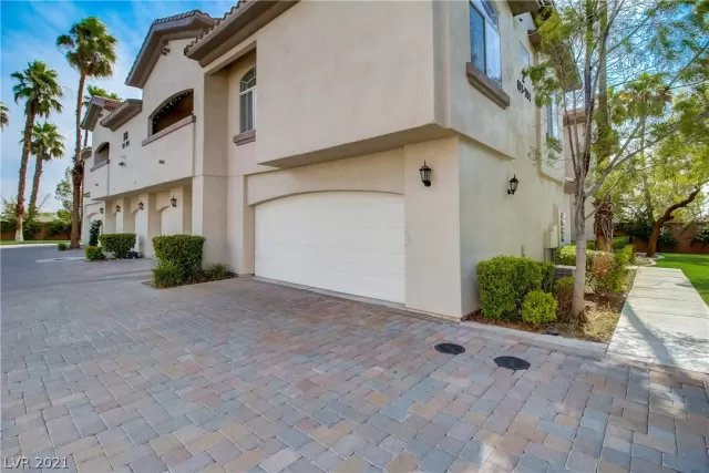 MLS: 2337076 Condo For Sale