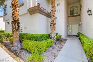 Photo #1: 2337076 Listing