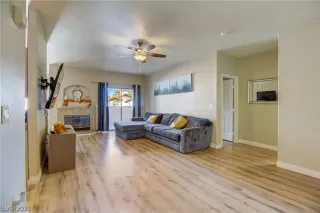 Photo #5: 2337076 Listing