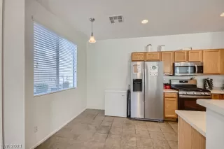 Photo #3: 2337083 Listing