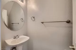 Photo #4: 2337083 Listing