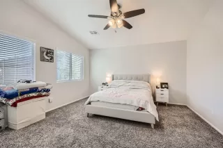 Photo #5: 2337083 Listing