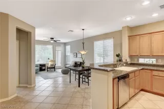 Photo #3: 2337084 Listing 