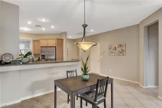 Photo #4: 2337084 Listing 