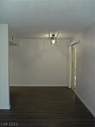 Photo #2: 2337135 Listing