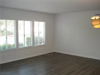 Photo #3: 2337135 Listing