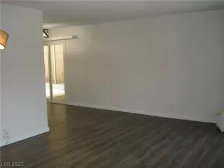 Photo #4: 2337135 Listing