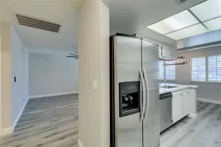 Photo #3: 2337141 Listing