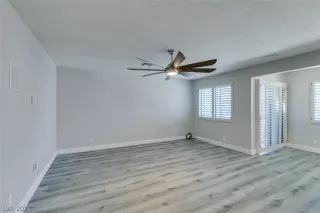 Photo #4: 2337141 Listing