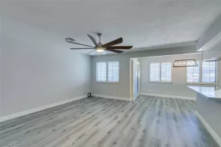 Photo #5: 2337141 Listing