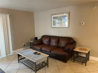 Photo #2: 2337151 Listing 