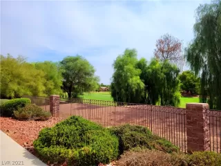 Photo #2: 2337175 Listing 