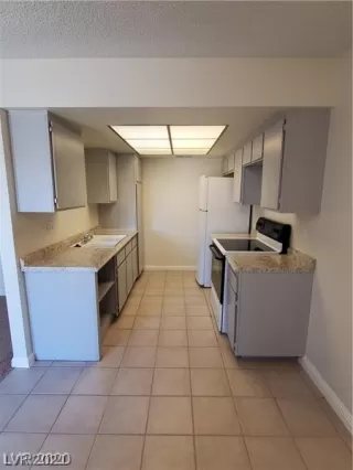 Photo #3: 2337188 Listing