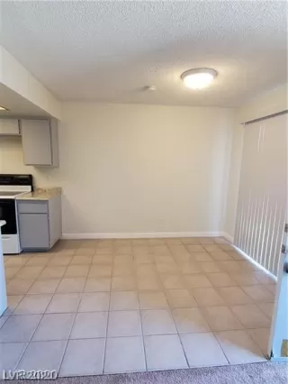 Photo #4: 2337188 Listing