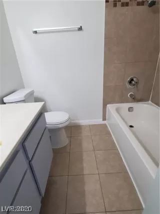 Photo #6: 2337188 Listing