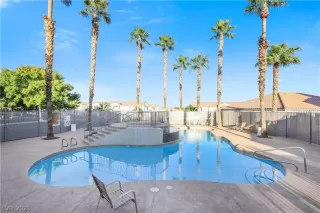 Photo #3: 2337198 Listing