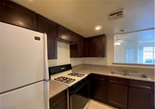 Photo #5: 2337226 Listing 
