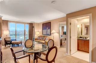 Photo #1: 2337233 Listing