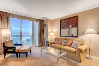 Photo #5: 2337233 Listing