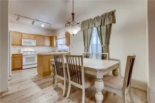 Photo #6: 2337247 Listing