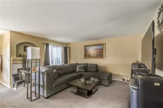 Photo #6: 2337257 Listing