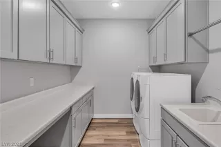 Photo #4: 2337263 Listing 