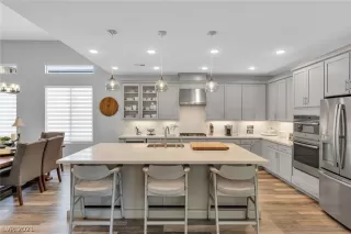 Photo #6: 2337263 Listing 