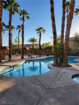 Photo #3: 2337287 Listing