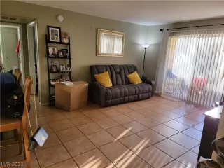 Photo #6: 2337287 Listing