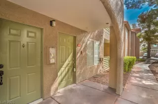 Photo #2: 2337294 Listing