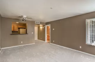 Photo #4: 2337294 Listing