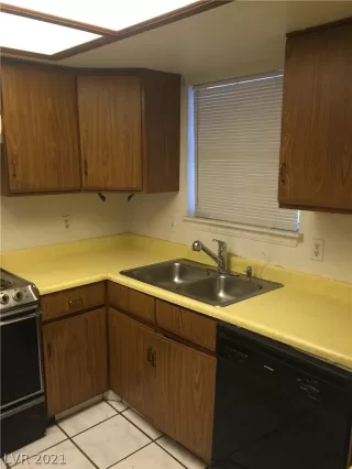 Photo #2: 2337311 Listing 