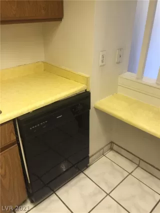 Photo #4: 2337311 Listing 