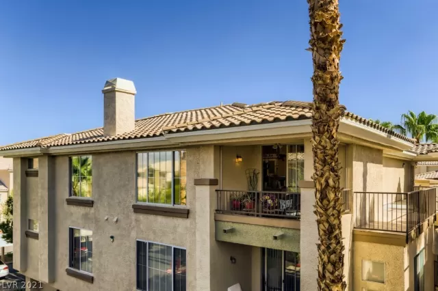 MLS: 2337326 Condo For Sale