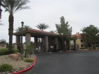 Photo #3: 2337347 Listing