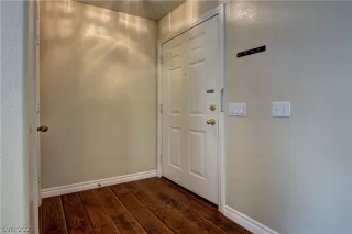 Photo #4: 2337372 Listing 