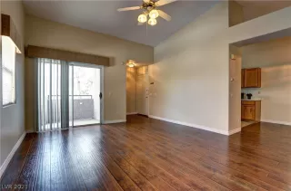 Photo #6: 2337372 Listing 