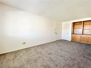 Photo #3: 2337378 Listing 