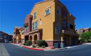 Photo #1: 2337381 Listing