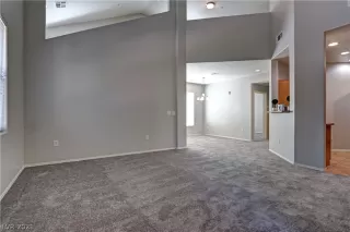 Photo #4: 2337381 Listing