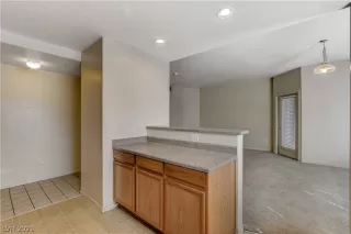 Photo #5: 2337386 Listing