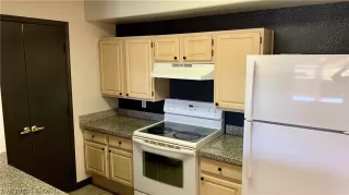 Photo #2: 2337406 Listing